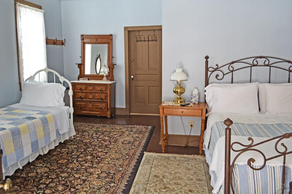 Backwoods Bed And Bath Hotell McGregor Eksteriør bilde