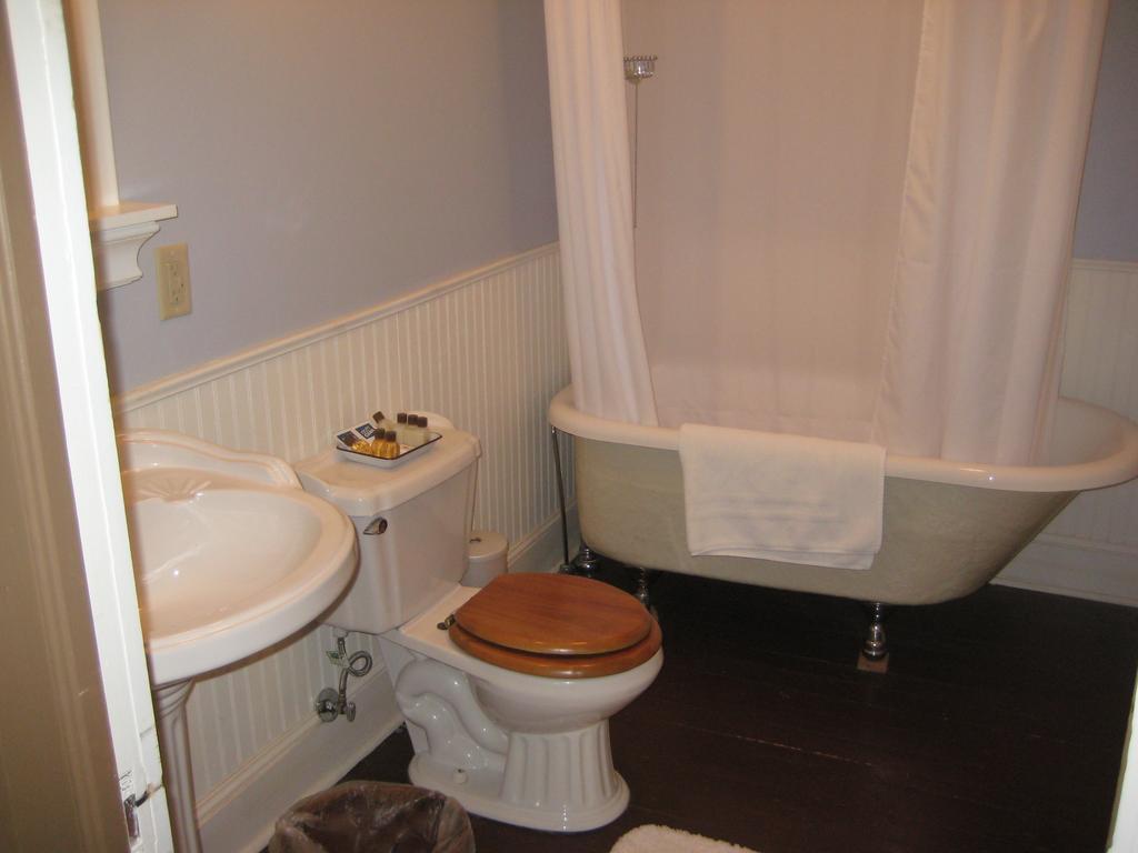 Backwoods Bed And Bath Hotell McGregor Eksteriør bilde